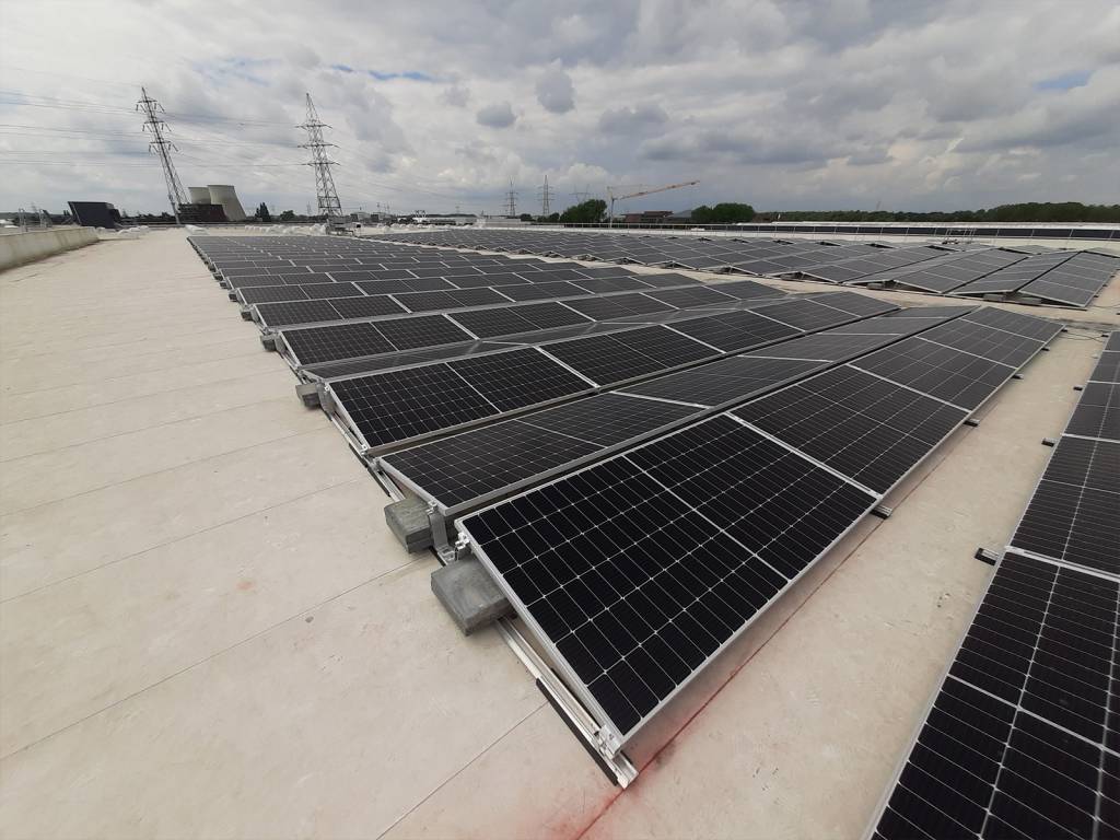 komatsu zonnepanelen